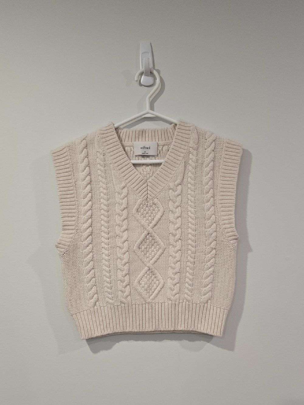 Wilfred Cream Cable-Knit V-Neck Sweater Vest